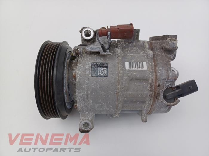 Usagé Compresseur de clim Volkswagen Golf VIII (CD1) 1.0 eTSI 12V Prix € 89,99 Règlement à la marge proposé par Venema Autoparts
