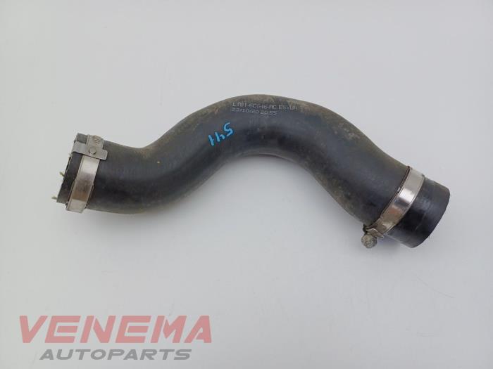 Usados Manguera intercooler Ford Fiesta 7 1.0 EcoBoost 12V Precio € 34,99 Norma de margen ofrecido por Venema Autoparts