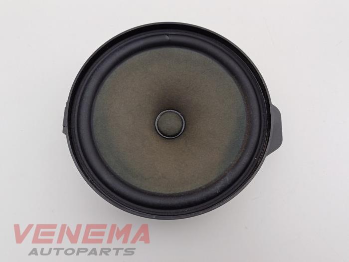 Używane Glosnik Mercedes B (W246/W242) 1.6 B-180 BlueEFFICIENCY Turbo 16V Cena € 19,99 Procedura marży oferowane przez Venema Autoparts
