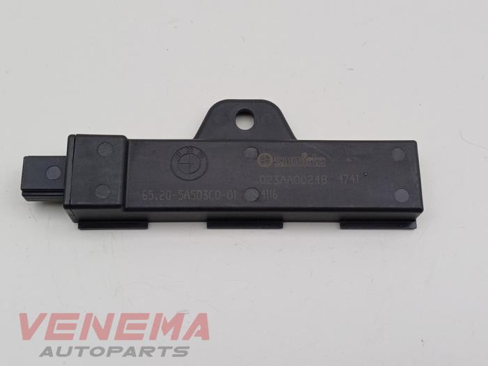 Używane Keyless Entry-Antena BMW 3 serie Touring (G21) 320e xDrive 2.0 TwinPower Turbo 16V Cena € 23,99 Procedura marży oferowane przez Venema Autoparts
