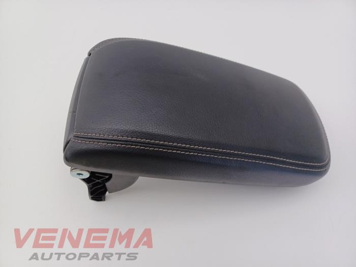 Begagnade Armstöd Mercedes B (W246/W242) 1.6 B-180 BlueEFFICIENCY Turbo 16V Pris € 74,99 Marginaltabell erbjuds av Venema Autoparts