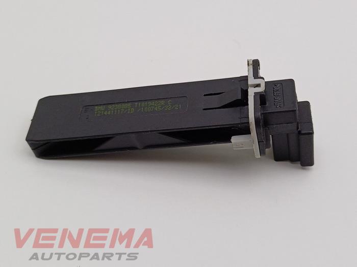 Begagnade Innetemperatursensor BMW 3 serie Touring (G21) 320e xDrive 2.0 TwinPower Turbo 16V Pris € 9,99 Marginaltabell erbjuds av Venema Autoparts