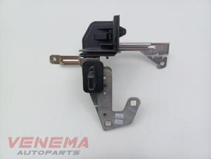 Usagé Support plage arrière BMW 3 serie Touring (G21) 320e xDrive 2.0 TwinPower Turbo 16V Prix € 24,99 Règlement à la marge proposé par Venema Autoparts