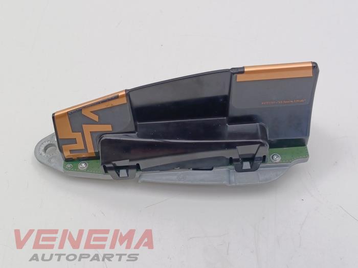 Używane Antena BMW 3 serie Touring (G21) 320e xDrive 2.0 TwinPower Turbo 16V Cena € 29,99 Procedura marży oferowane przez Venema Autoparts