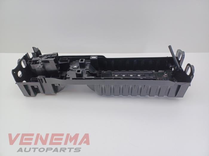 Begagnade Batterilåda Opel Astra K 1.0 Turbo 12V Pris € 24,99 Marginaltabell erbjuds av Venema Autoparts