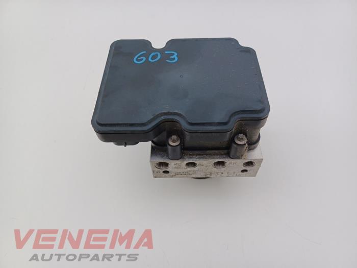 Używane Pompa ABS Opel Astra K 1.0 Turbo 12V Cena € 99,99 Procedura marży oferowane przez Venema Autoparts