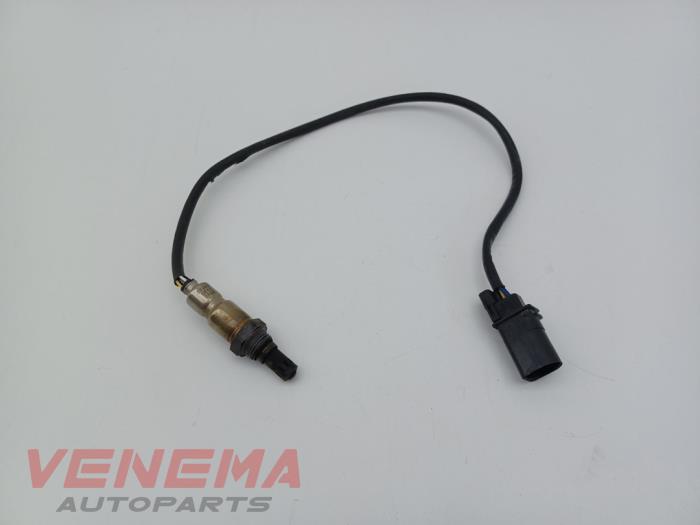 Lambda probe from a Volkswagen Caddy Combi III (2KB,2KJ) 1.6 TDI 16V 2013
