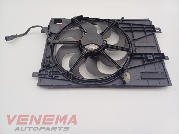 Używane Wentylator Opel Grandland (X) 1.2 Turbo 12V Cena € 74,99 Procedura marży oferowane przez Venema Autoparts