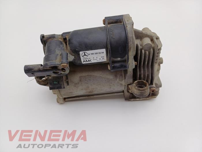 Begagnade Luftpump (fjädring) Mercedes ML III (166) 3.0 ML-350 BlueTEC V6 24V 4-Matic Pris € 499,99 Marginaltabell erbjuds av Venema Autoparts