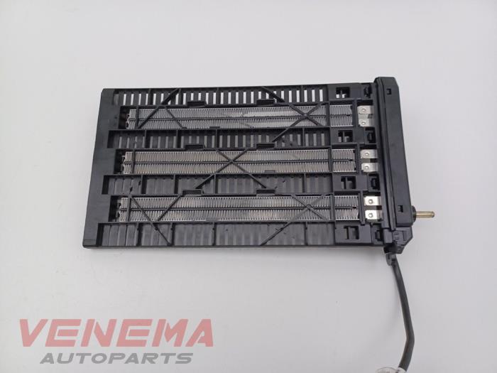 Używane Element grzewczy BMW 3 serie Touring (F31) 320d 2.0 16V Cena € 149,99 Procedura marży oferowane przez Venema Autoparts