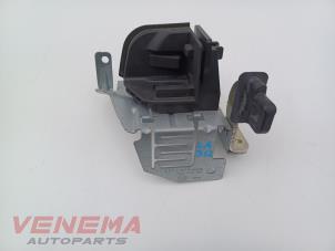 Usagé Support plage arrière BMW 3 serie Touring (F31) 320d 2.0 16V Prix € 29,99 Règlement à la marge proposé par Venema Autoparts