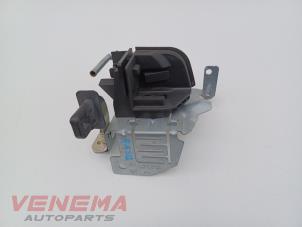 Usagé Support plage arrière BMW 3 serie Touring (F31) 320d 2.0 16V Prix € 29,99 Règlement à la marge proposé par Venema Autoparts