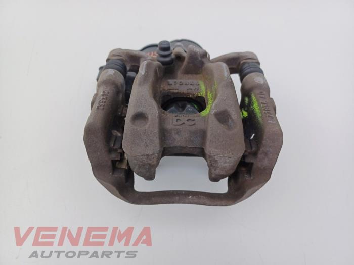 Usagé Etrier de frein arrière gauche Mercedes GLA (H247) 1.3 200 Turbo 16V Prix € 39,99 Règlement à la marge proposé par Venema Autoparts