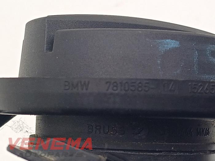 Ölkappe van een BMW 3 serie Touring (F31) 320d 2.0 16V 2014