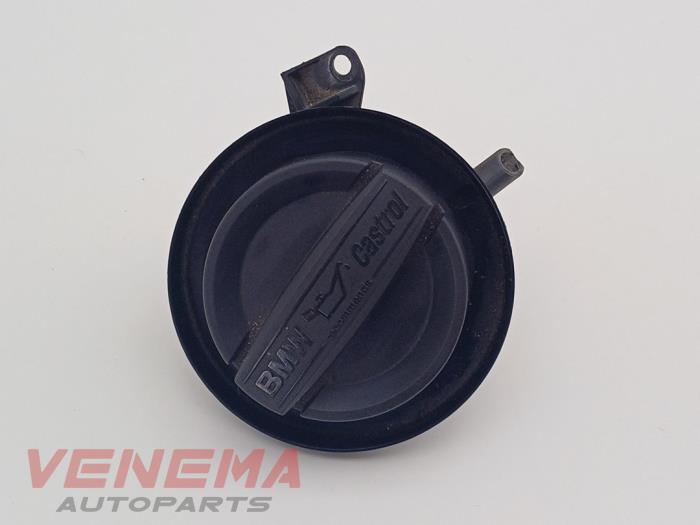 Gebrauchte Ölkappe BMW 3 serie Touring (F31) 320d 2.0 16V Preis € 9,99 Margenregelung angeboten von Venema Autoparts