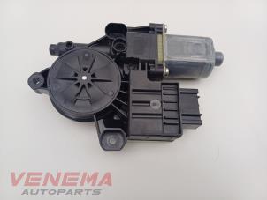 Begagnade Motor, dörrfönster Skoda Fabia III (NJ3) 1.0 TSI 12V Pris € 34,99 Marginaltabell erbjuds av Venema Autoparts