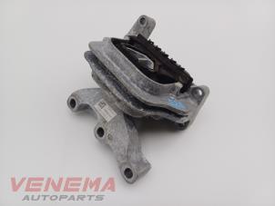 Engine mount from a Skoda Fabia III (NJ3) 1.0 TSI 12V 2019
