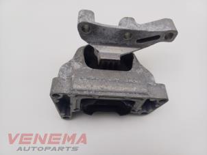Engine mount from a Skoda Fabia III (NJ3) 1.0 TSI 12V 2019