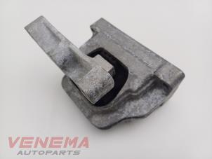Engine mount from a Skoda Fabia III (NJ3) 1.0 TSI 12V 2019