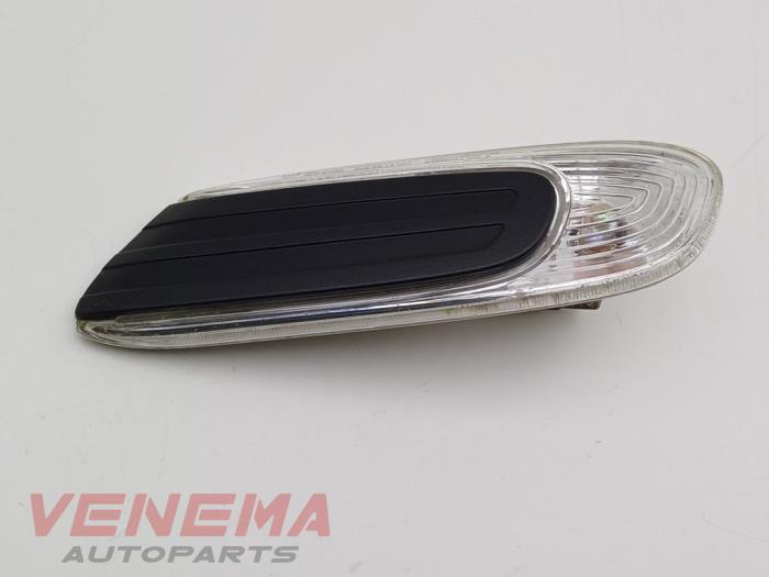 Używane Kierunkowskaz lewy Mini Mini (F55) 1.5 12V Cooper D Cena € 24,99 Procedura marży oferowane przez Venema Autoparts