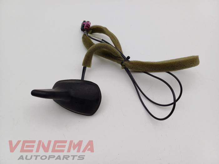 Używane Antena Mercedes GLK (204.7/9) 2.2 220 CDI 16V BlueEff.,BlueTEC 4-Matic Cena € 34,99 Procedura marży oferowane przez Venema Autoparts