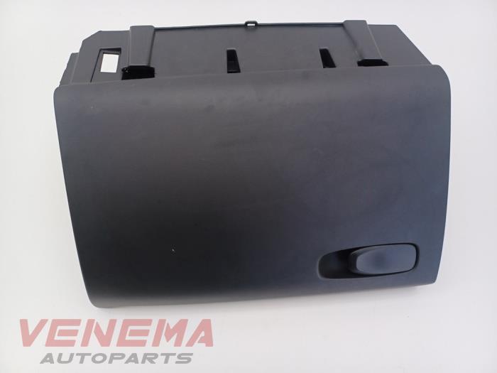 Begagnade Handskfack Volvo V40 (MV) 2.0 T4 16V Pris € 19,99 Marginaltabell erbjuds av Venema Autoparts