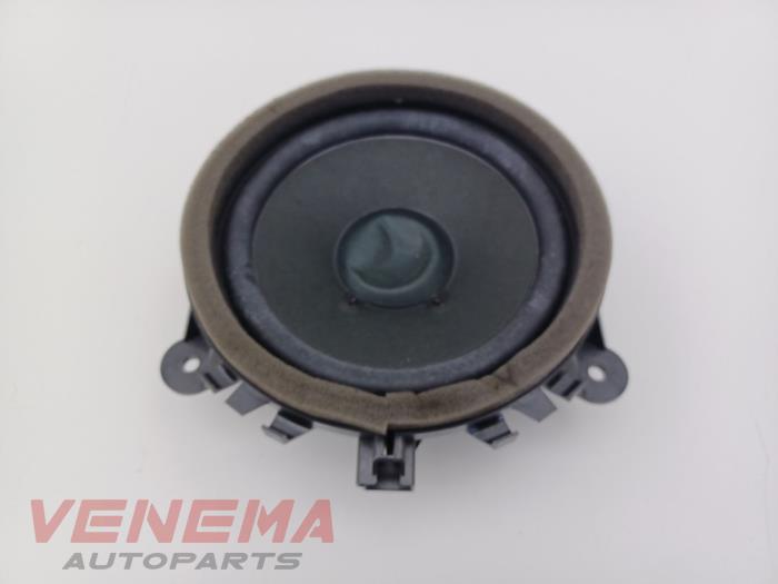 Używane Glosnik Volvo V40 (MV) 2.0 T4 16V Cena € 14,99 Procedura marży oferowane przez Venema Autoparts