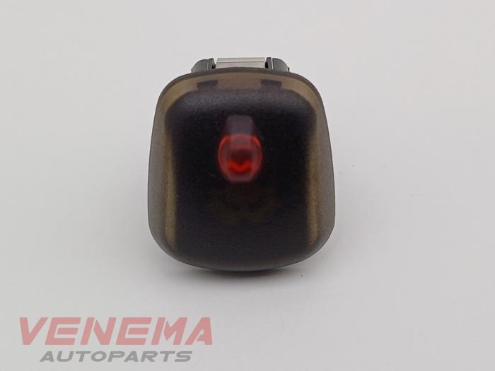 Begagnade Ljussensor Volvo V40 (MV) 2.0 T4 16V Pris € 19,99 Marginaltabell erbjuds av Venema Autoparts
