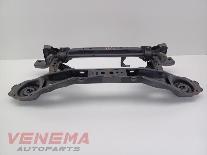 Begagnade Underram Volvo V40 (MV) 2.0 T4 16V Pris € 79,99 Marginaltabell erbjuds av Venema Autoparts