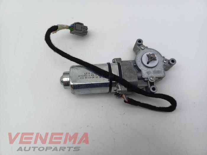 Używane Silnik szyberdachu Volvo V40 (MV) 2.0 T4 16V Cena € 49,99 Procedura marży oferowane przez Venema Autoparts