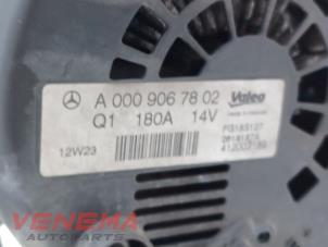 Dynamo van een Mercedes-Benz GLK (204.7/9) 2.2 220 CDI 16V BlueEff.,BlueTEC 4-Matic 2013