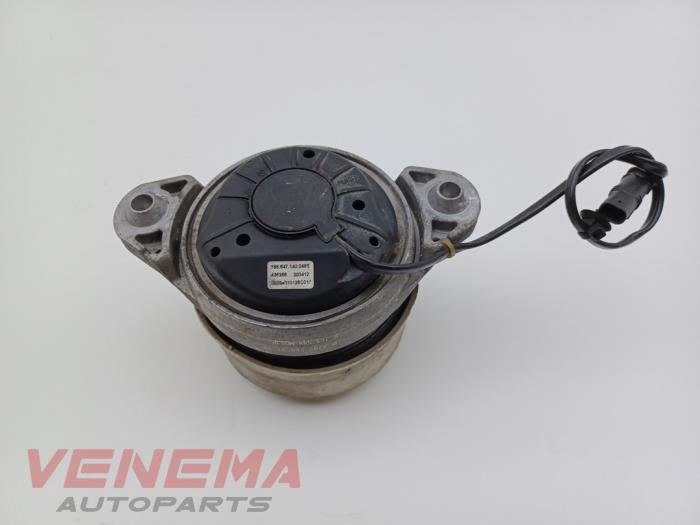 Used Engine mount Mercedes GLK (204.7/9) 2.2 220 CDI 16V BlueEff.,BlueTEC 4-Matic Price € 29,99 Margin scheme offered by Venema Autoparts
