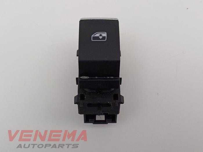 Usados Interruptor de ventanilla eléctrica Seat Leon (KLB) 1.5 TSI 16V Precio € 9,99 Norma de margen ofrecido por Venema Autoparts