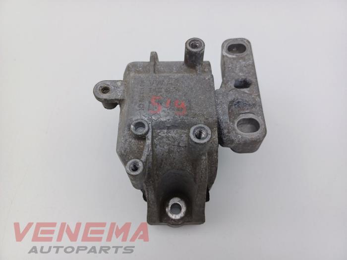 Used Engine mount Volkswagen Caddy Combi III (2KB,2KJ) 1.6 TDI 16V Price € 9,99 Margin scheme offered by Venema Autoparts