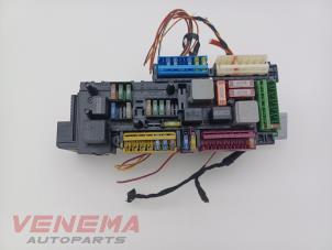 Usagé Porte fusible Mercedes GLK (204.7/9) 2.2 220 CDI 16V BlueEff.,BlueTEC 4-Matic Prix € 19,99 Règlement à la marge proposé par Venema Autoparts