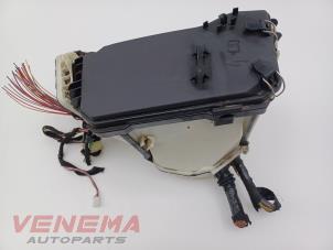 Usagé Porte fusible Mercedes GLK (204.7/9) 2.2 220 CDI 16V BlueEff.,BlueTEC 4-Matic Prix € 89,99 Règlement à la marge proposé par Venema Autoparts