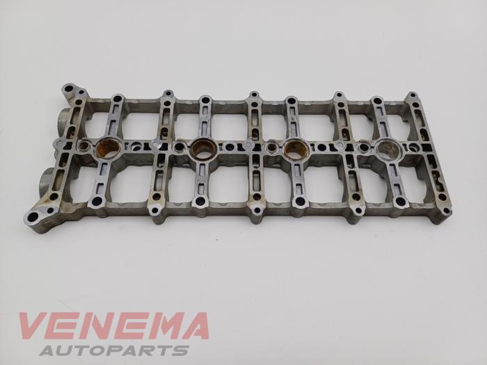 Usagé Couvercle de distribution BMW 3 serie Touring (F31) 320d 2.0 16V Prix € 74,99 Règlement à la marge proposé par Venema Autoparts