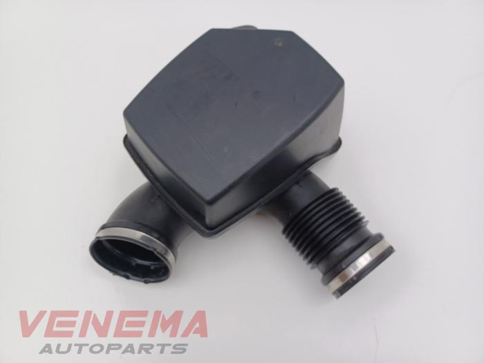 Begagnade Luftfilterhus BMW 2 serie (F23) 218i 1.5 TwinPower Turbo 12V Pris € 74,99 Marginaltabell erbjuds av Venema Autoparts