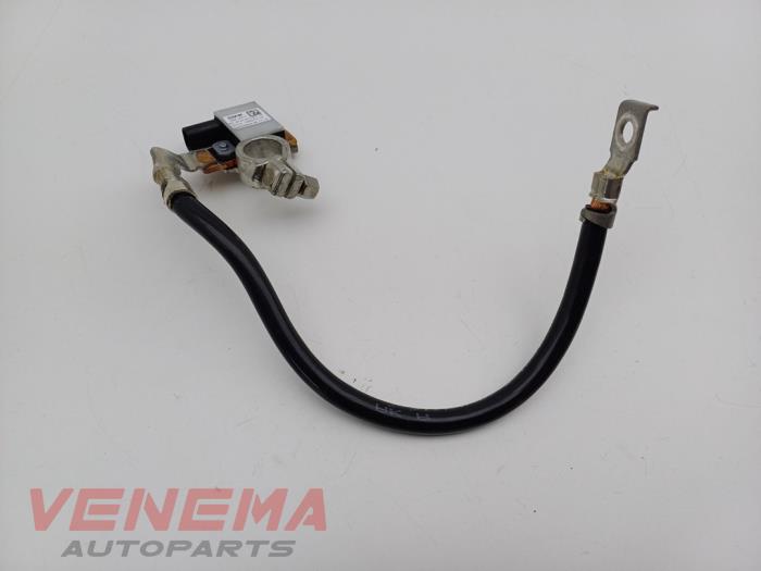 Używane Biegun akumulator BMW 2 serie (F23) 218i 1.5 TwinPower Turbo 12V Cena € 29,99 Procedura marży oferowane przez Venema Autoparts