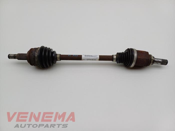 Begagnade Drivaxel, vänster fram Mercedes Citan (415.6) 1.5 108 CDI Pris € 74,99 Marginaltabell erbjuds av Venema Autoparts