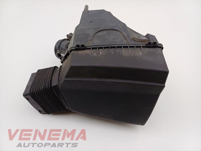 Begagnade Luftfilterhus Audi A6 Avant (C6) 2.0 T FSI 16V Pris € 49,99 Marginaltabell erbjuds av Venema Autoparts