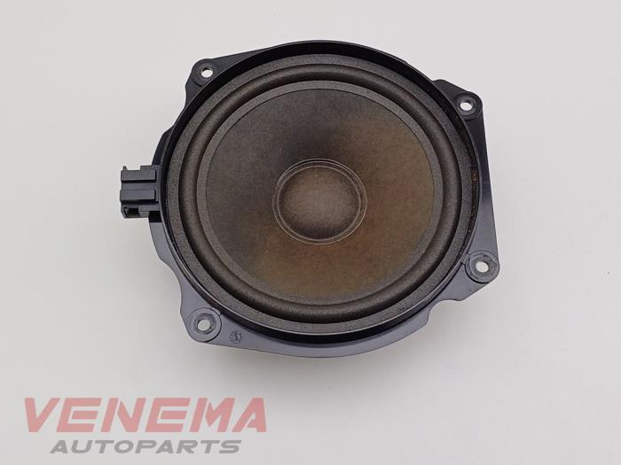 Używane Glosnik Mini Mini (R56) 1.6 16V Cooper Cena € 14,99 Procedura marży oferowane przez Venema Autoparts