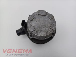 Używane Pompa wodna Mercedes C (W205) C-200d 1.6 Turbo 16V Cena € 29,99 Procedura marży oferowane przez Venema Autoparts