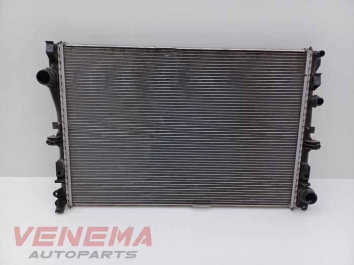 Used Radiator Mercedes C (W205) C-200d 1.6 Turbo 16V Price € 124,99 Margin scheme offered by Venema Autoparts