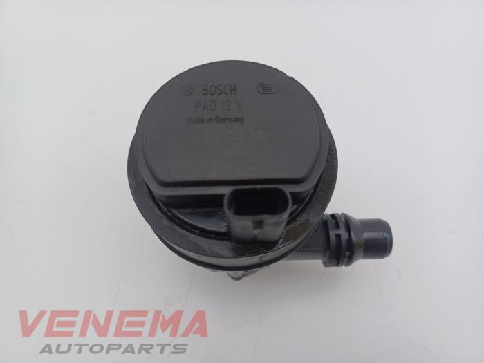 Begagnade Vattenpump Mercedes C (W205) C-200d 1.6 Turbo 16V Pris € 49,99 Marginaltabell erbjuds av Venema Autoparts