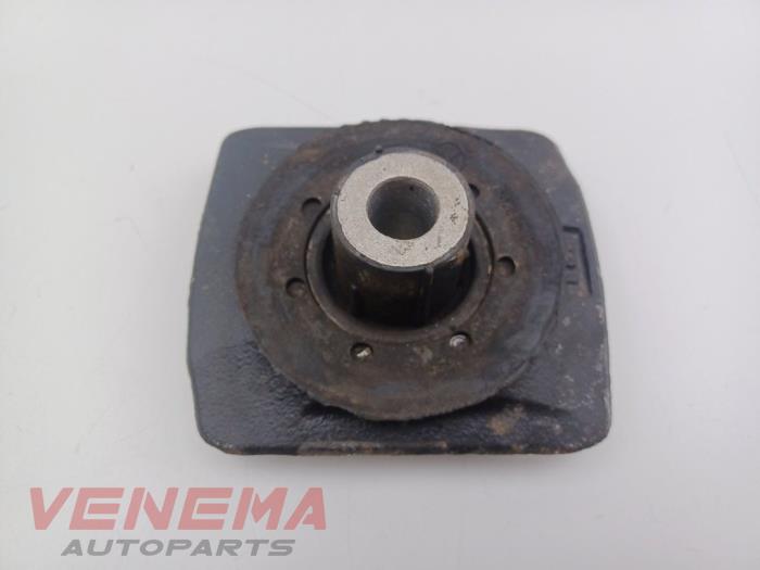 Gebrauchte Schwingungsdämpfer Mercedes C (W205) C-200d 1.6 Turbo 16V Preis € 24,99 Margenregelung angeboten von Venema Autoparts