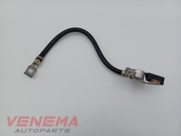 Używane Biegun akumulator BMW 3 serie Touring (F31) 316d 2.0 16V Cena € 29,99 Procedura marży oferowane przez Venema Autoparts