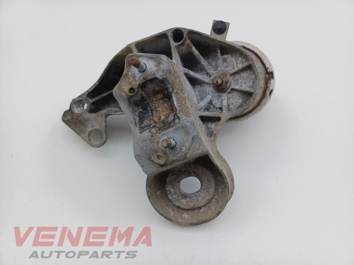 Usagé Support moteur Audi A6 Avant (C6) 2.0 T FSI 16V Prix € 14,99 Règlement à la marge proposé par Venema Autoparts