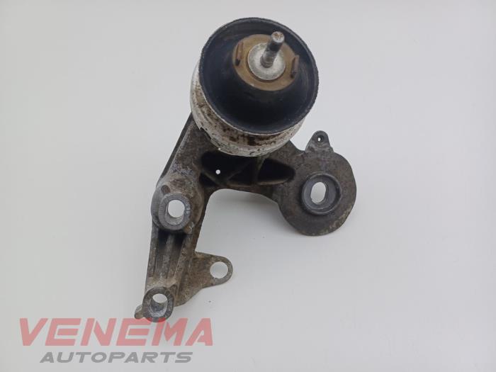 Usagé Support moteur Audi A6 Avant (C6) 2.0 T FSI 16V Prix € 19,99 Règlement à la marge proposé par Venema Autoparts