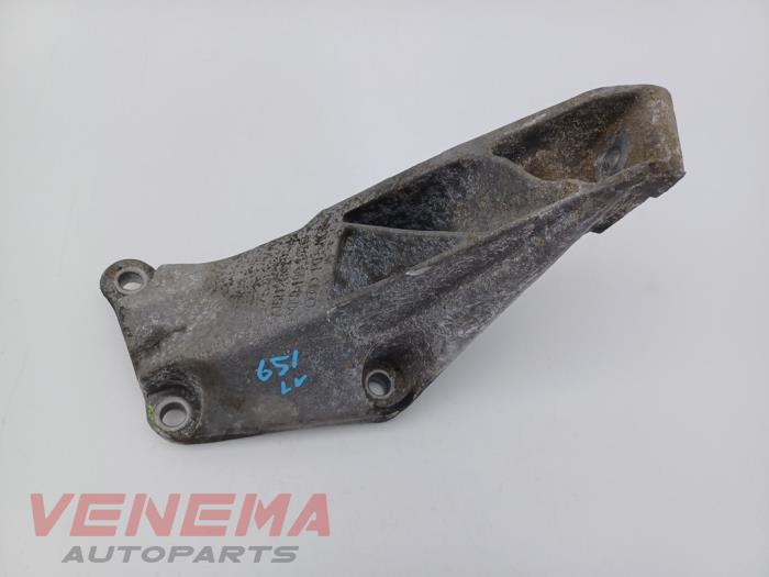 Usagé Support moteur Audi A6 Avant (C6) 2.0 T FSI 16V Prix € 29,99 Règlement à la marge proposé par Venema Autoparts